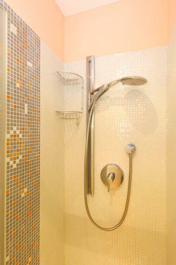 Siena Uptown - Sabrina'S Cozy Apartment Ngoại thất bức ảnh